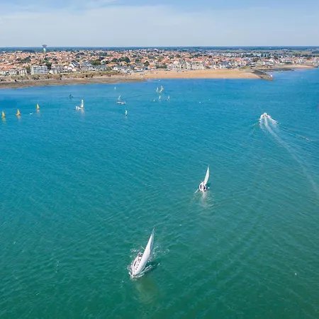 Apartment Le Bateau Ivre 50 M De La Saint-Gilles-Croix-de-Vie