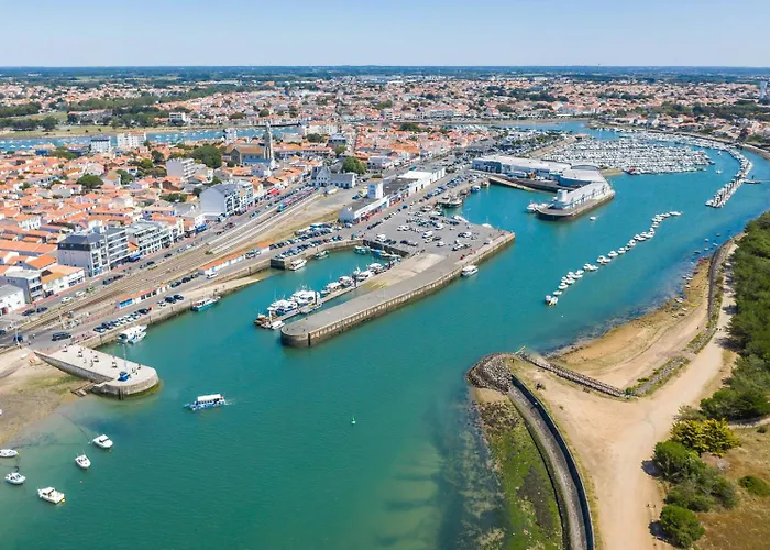 Le Bateau Ivre 50 M De La Saint Gilles Croix de vie